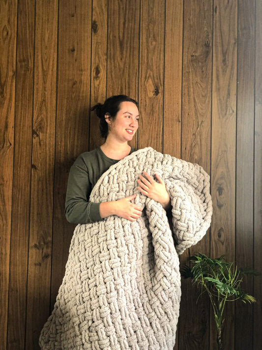 Get To Know Lavina, The Yarn Artist Behind @the.loopy.lady